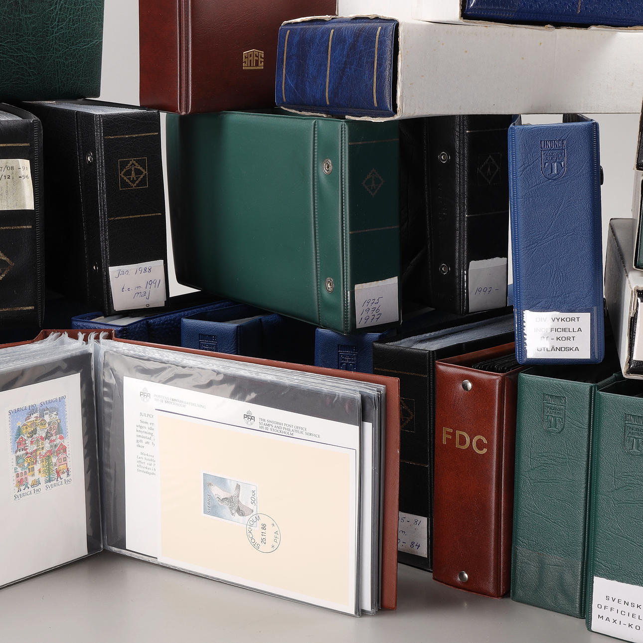 BINDERS FOR POSTCARDS AND FDC, 22 pcs.