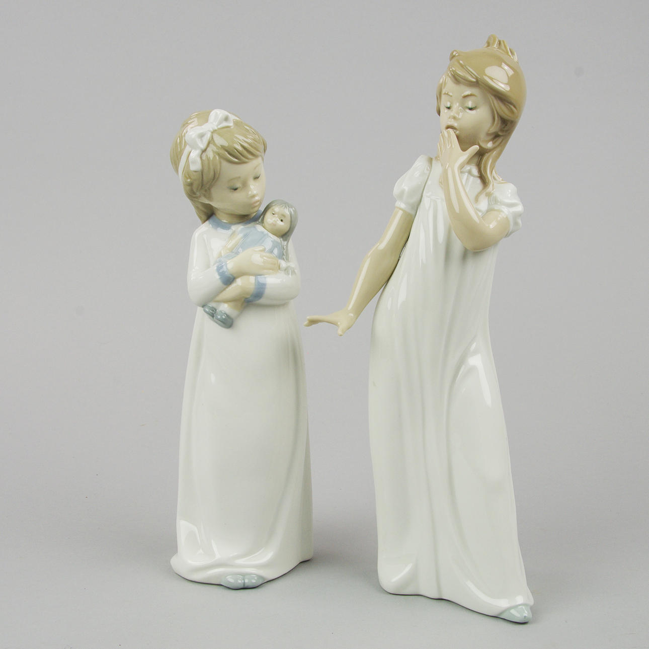 FIGURINER, 2 stycken, flickor, Nau samt Zaphir.