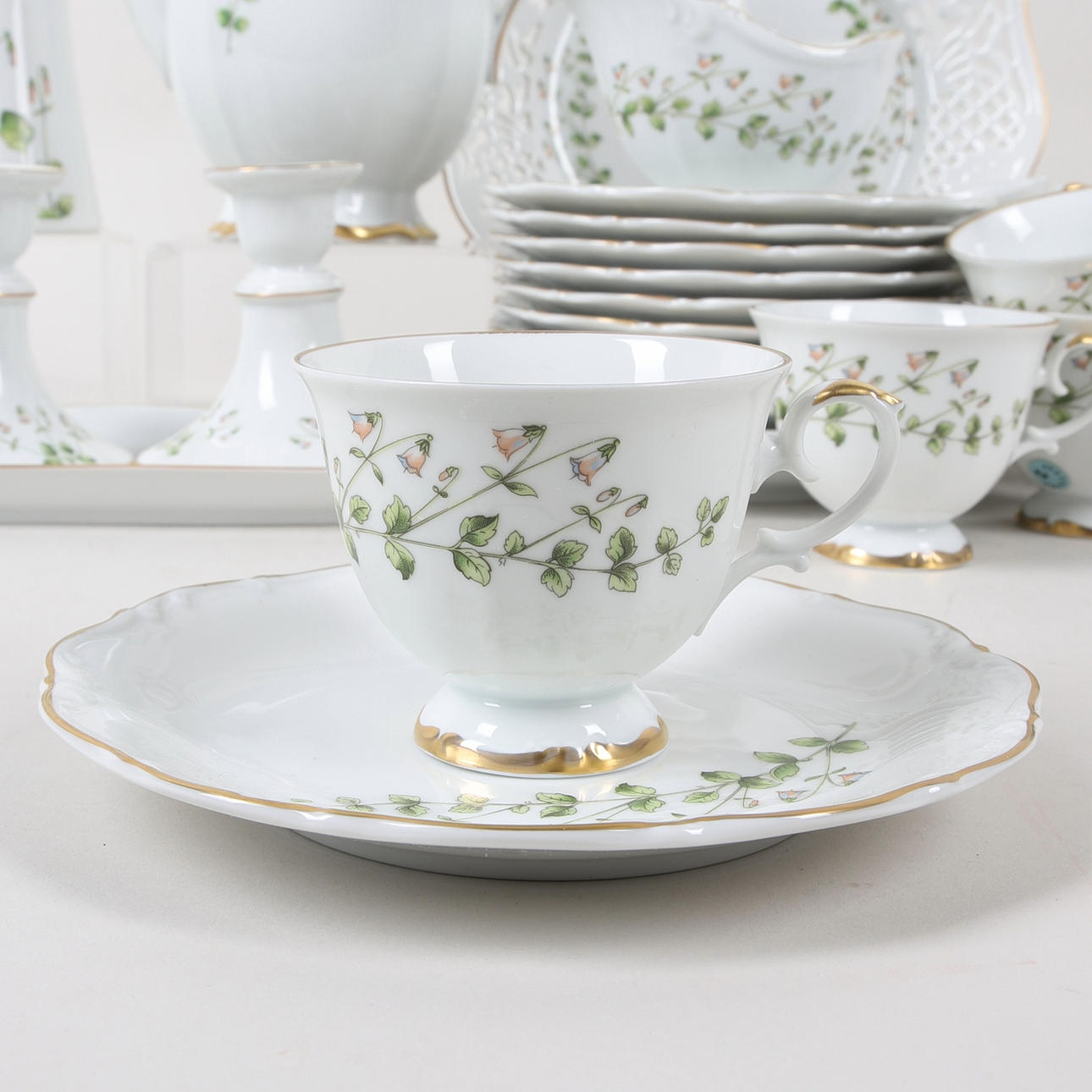 Ein 32-teiliges Kaffeeset, „Linnaea Borealis“, Hackefors.