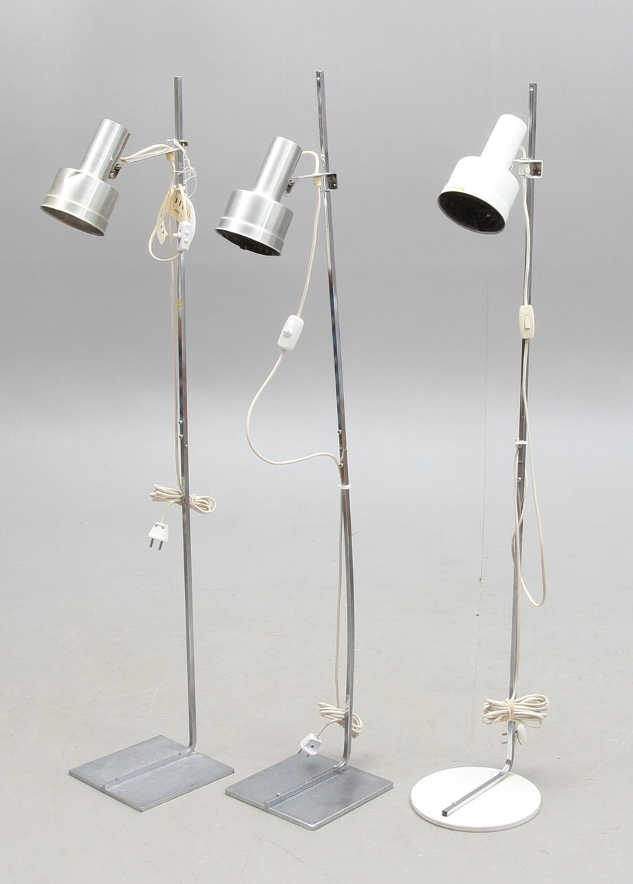 GOLVLAMPOR, 3 st, Kostalampan, 1900-talets andra hälft.