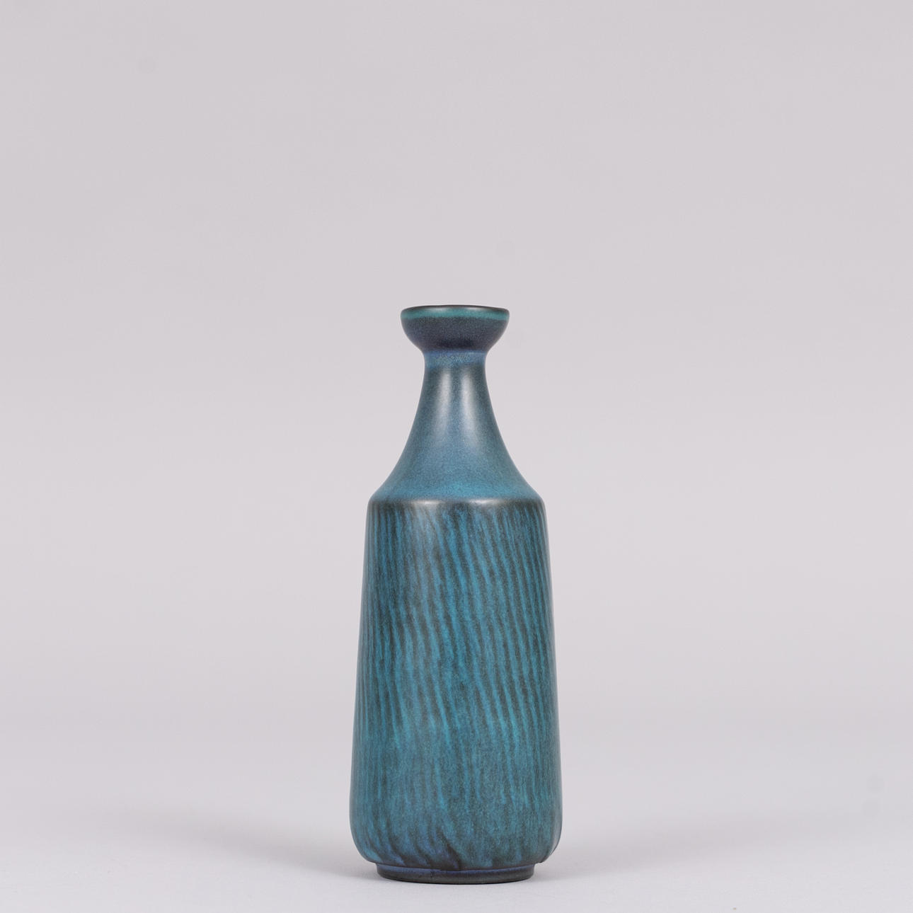 GUNNAR NYLUND. Vas, stengods, Nymølle, Danmark.