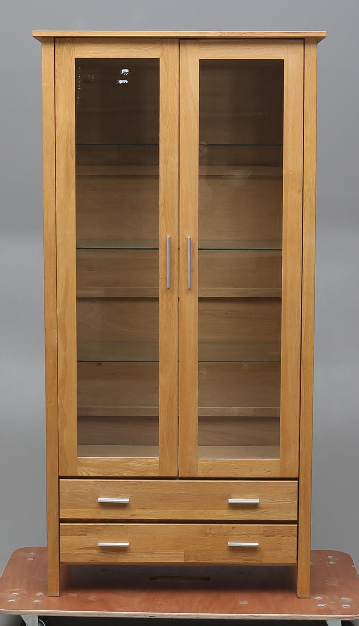VITRINSKÅP, ek, 1900-tal.