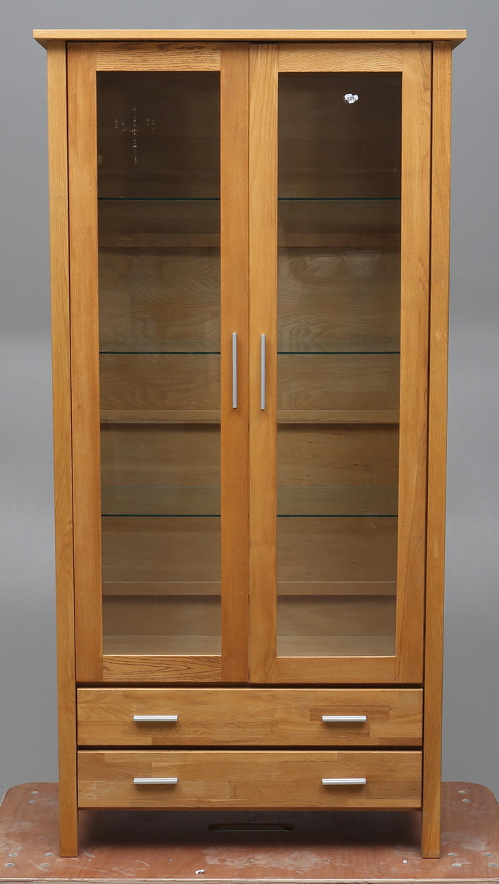 VITRINSKÅP, ek, 1900-tal.