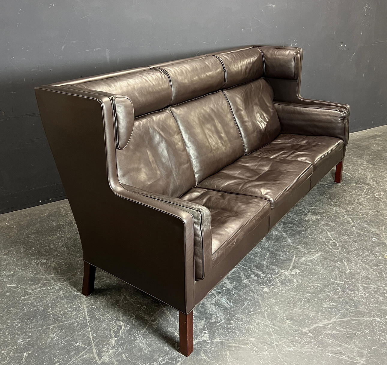 BØRGE MOGENSEN. COUPÉ SOFA FREDERICIA.