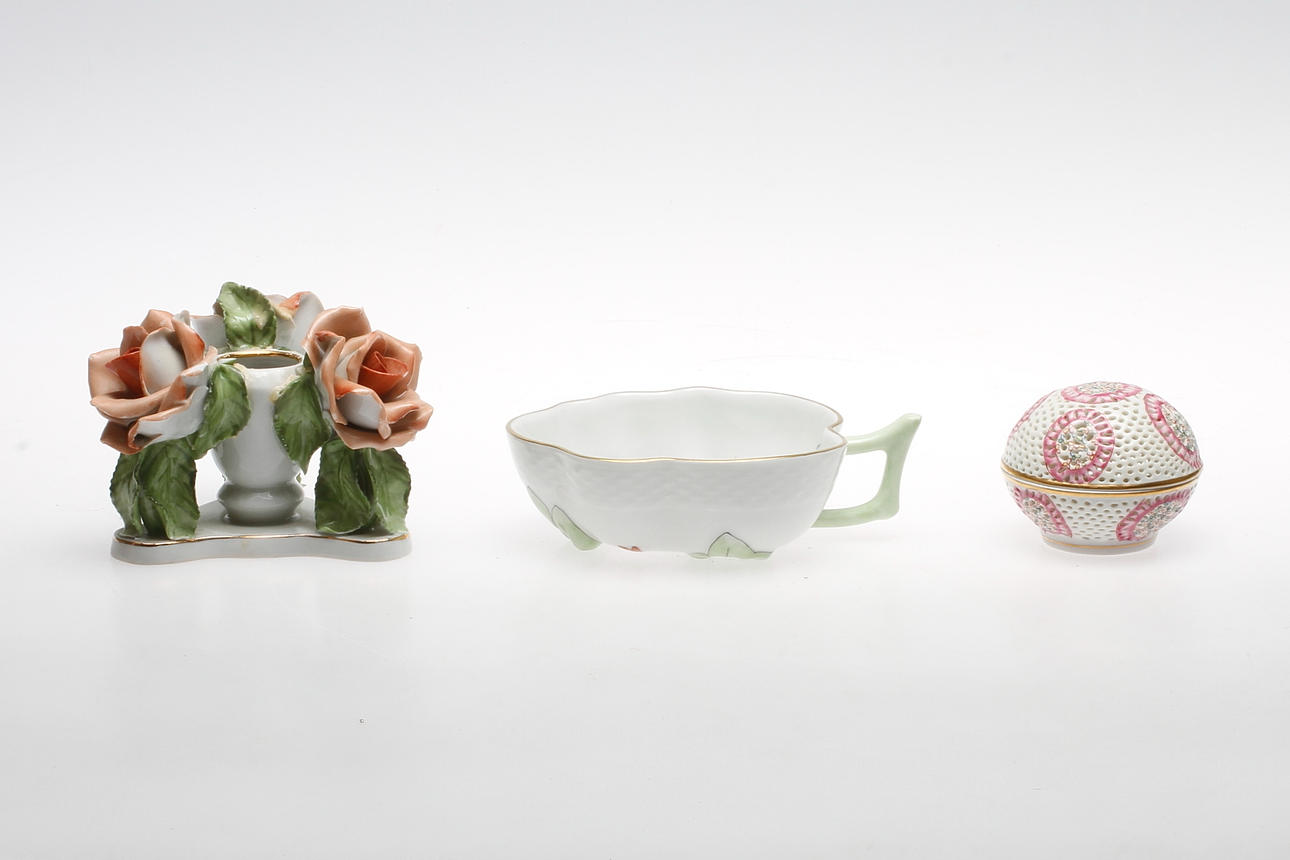 PORSLINSFÖREMÅL, 3 delar, Herend, Ungern.