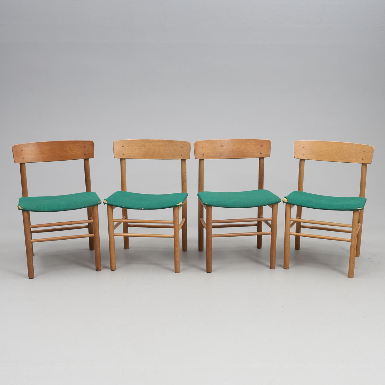 4 chairs, model 250. Manufacturing Farstrup Denmark.