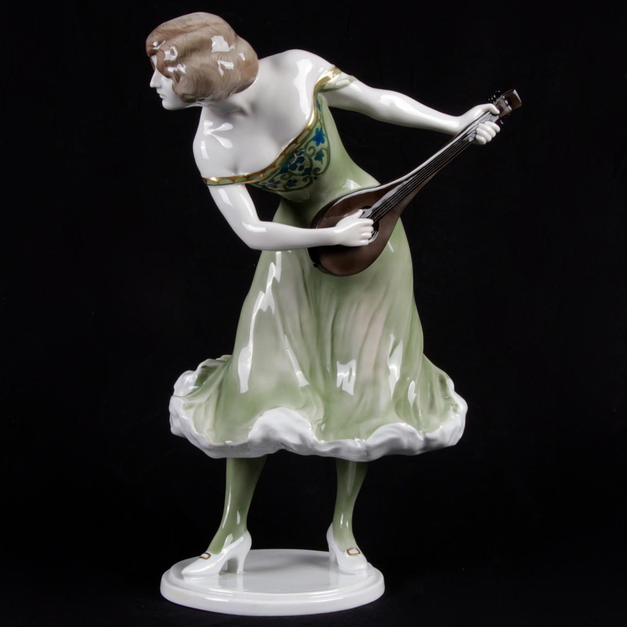 FIGURIN, porslin, kvinnlig musikant, Rosenthal, 1900-tal.