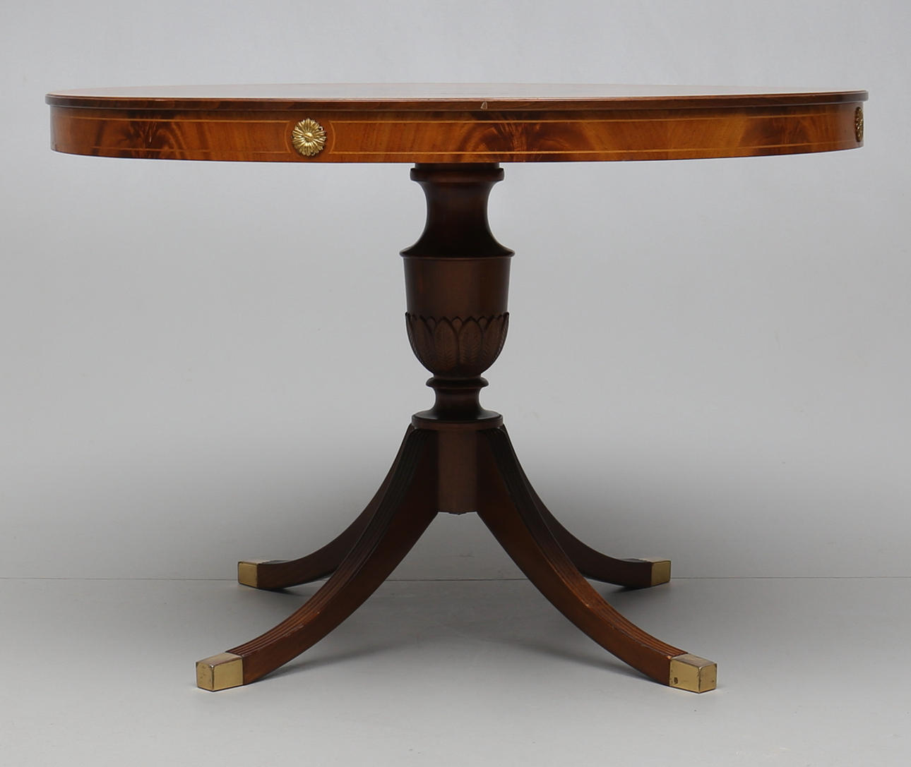 BORD, engelsk stil, 1900-tal.