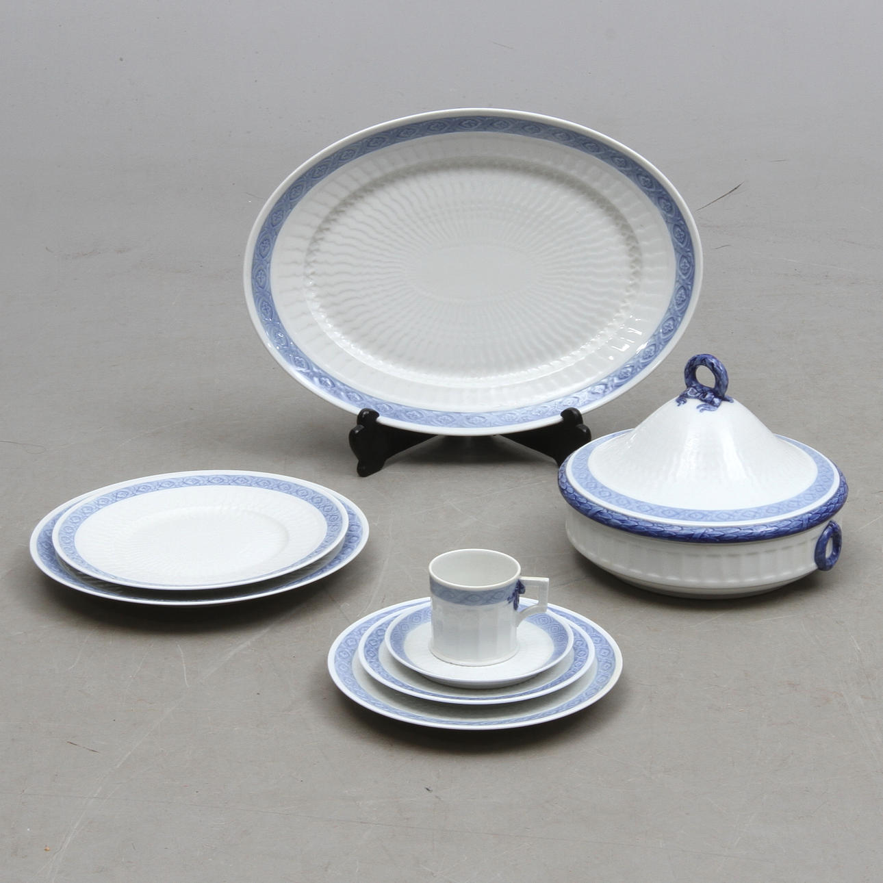 SERVISDELAR, 56 delar, porslin, "Blå Vifte", Arnold Krog, Royal Copenhagen, Danmark.