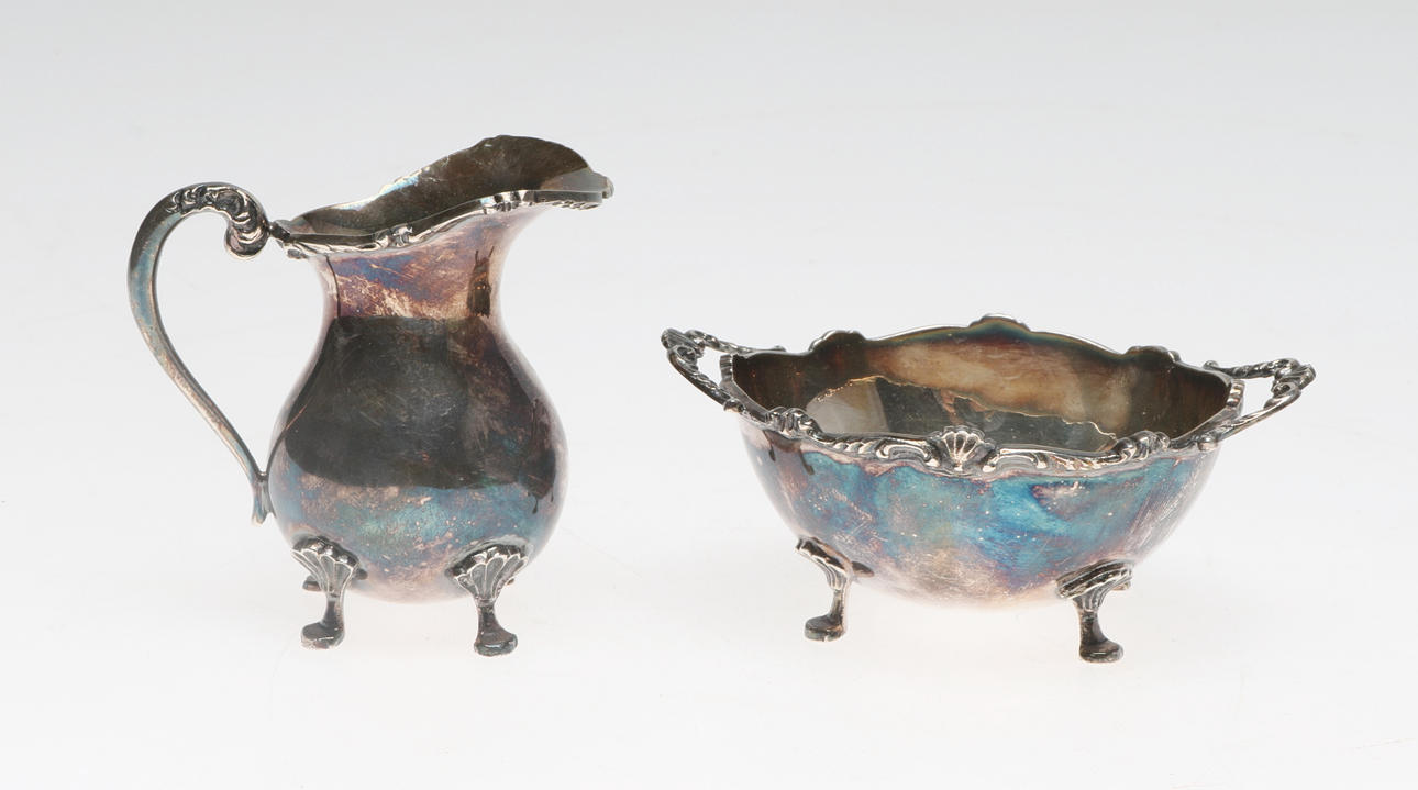 GRÄDDKANNA samt SOCKERSKÅL, 2 delar, silver, JLH, 1900-tal.