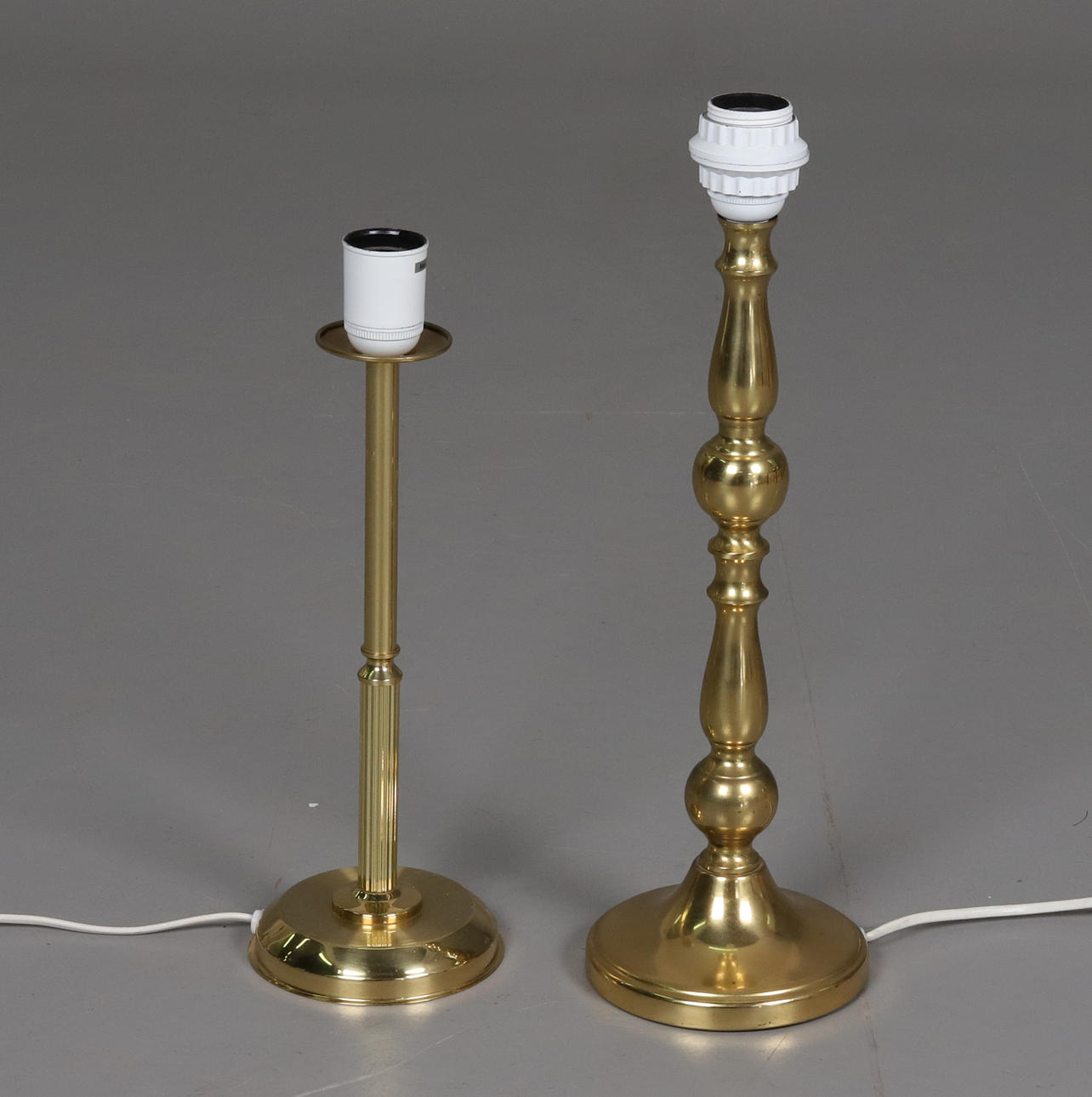 BORDSLAMPOR. 2 st, mässing.