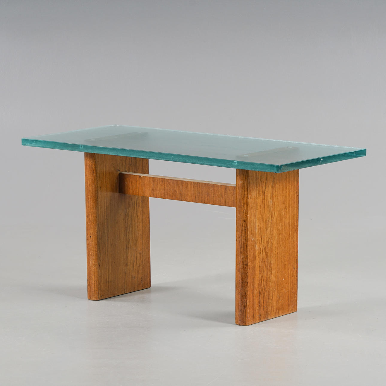 Swedish Modern coffee table, 1930s/40s.