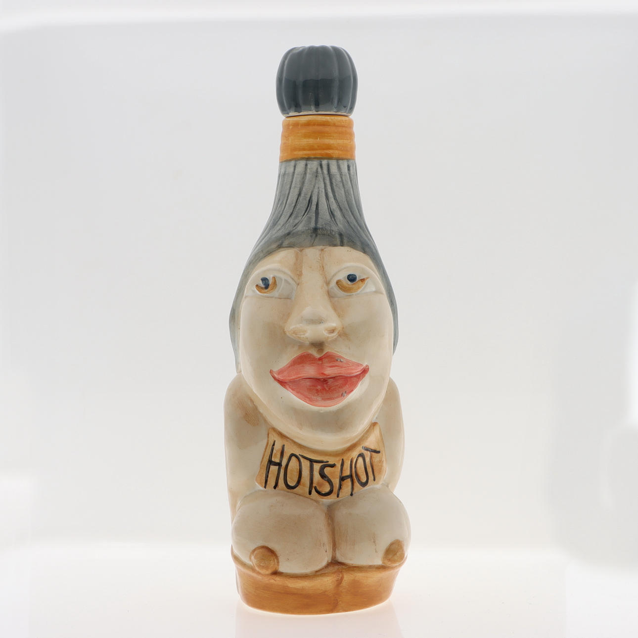 DECANTER, “Hotshot”, porcelain, Jie.