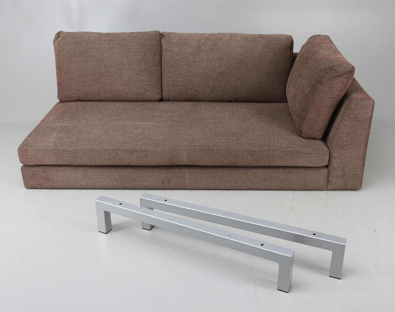 Del av SOFFMÖBEL, Ire Möbler, 19/2000-tal.