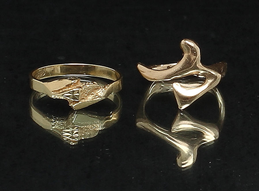 RINGAR 2 st, 14k guld. Total vikt 4,4 gram.