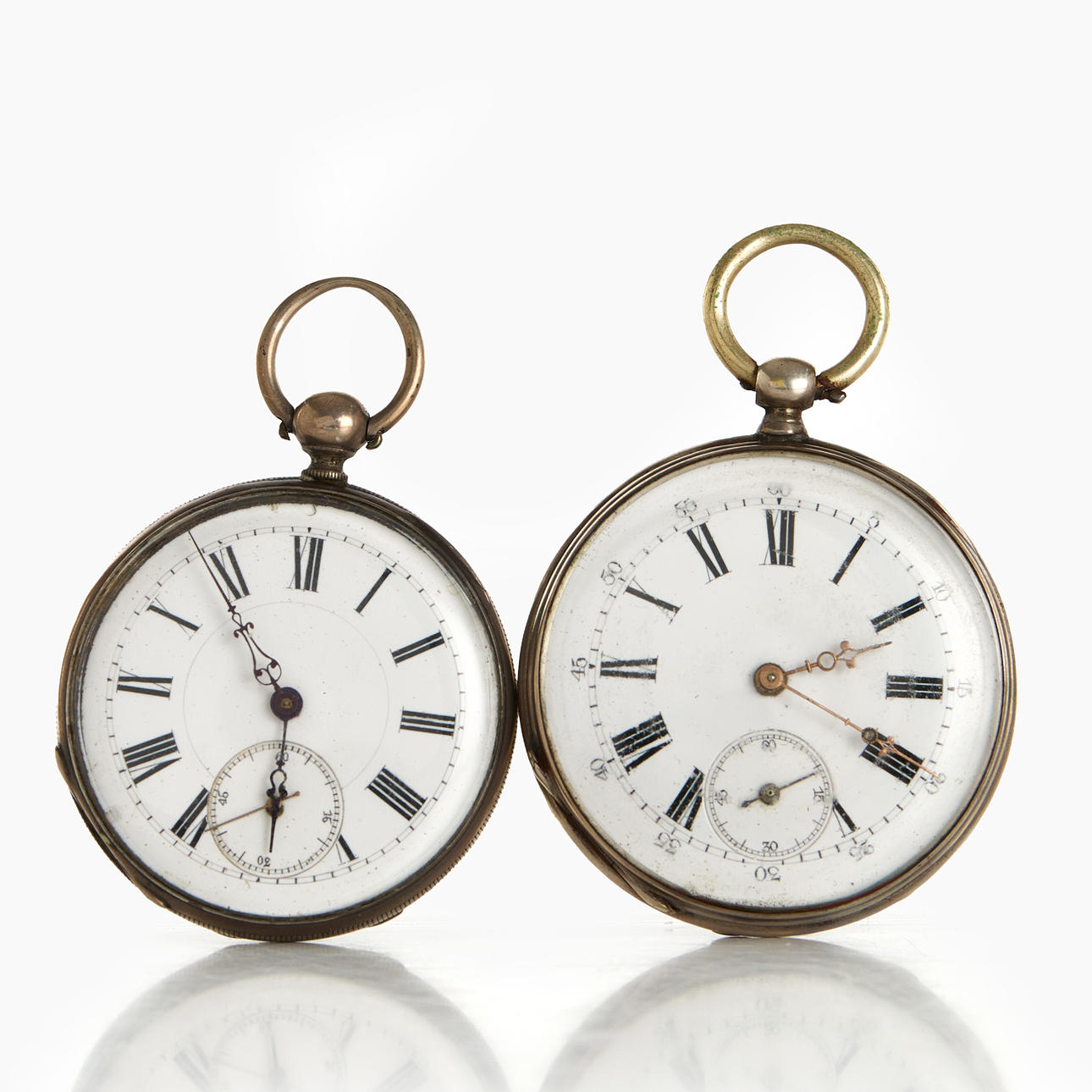 TASKUKELLO (2), hopea, avaimenperä.