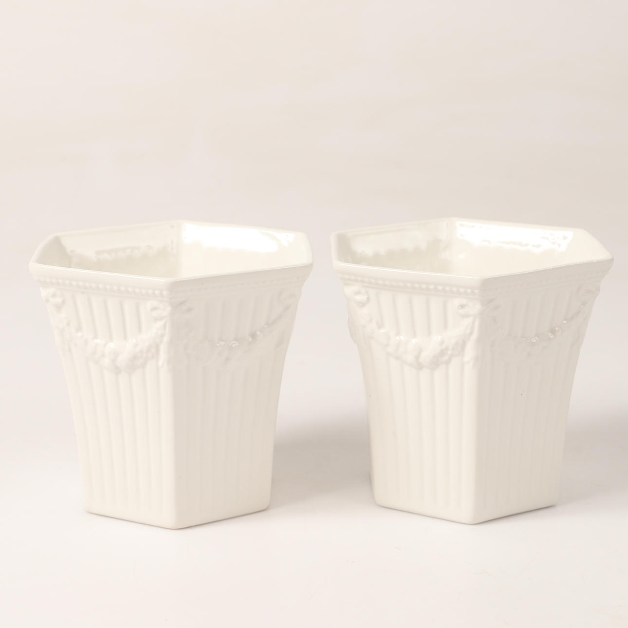 YTTERFODER, 1 par, "Empire", porslin, Gustavsberg.