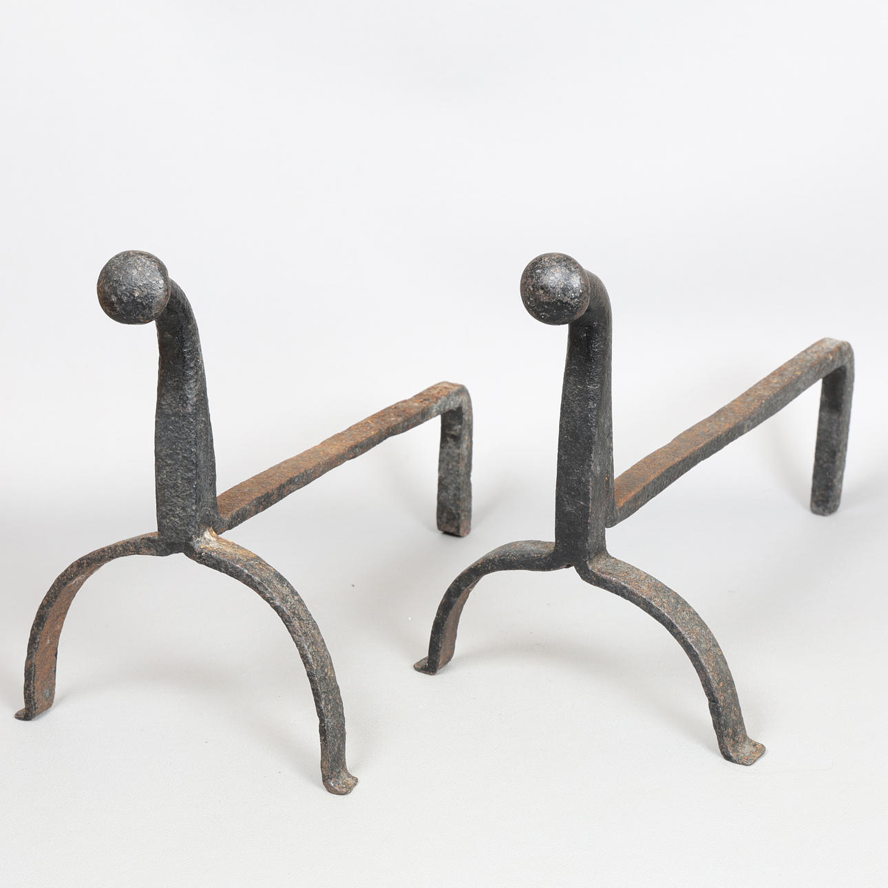 ET PAR SMEDEJERNS BRANDHUNDE (2).