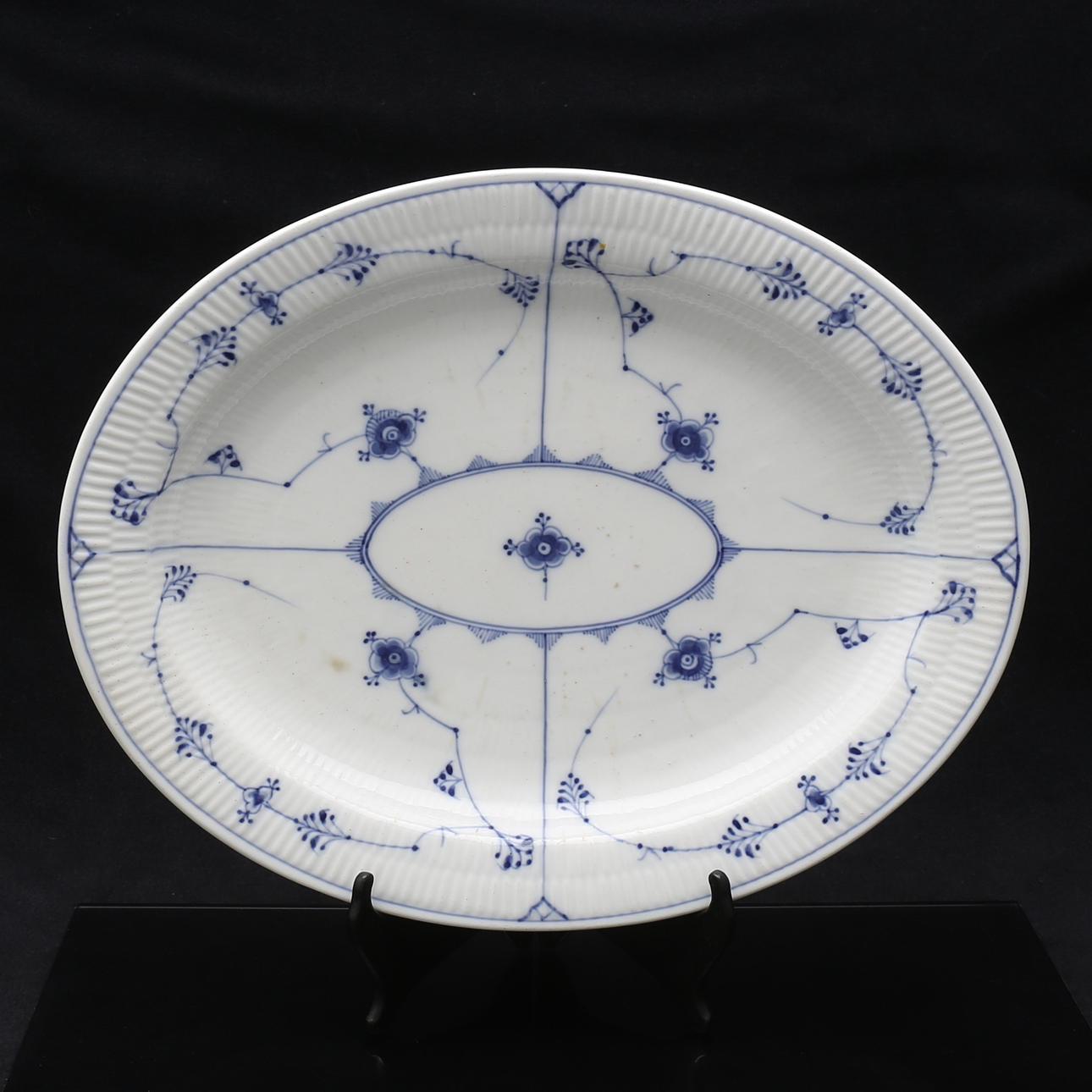 STEKFAT, porslin, "Musselmalet", Royal Copenhagen.