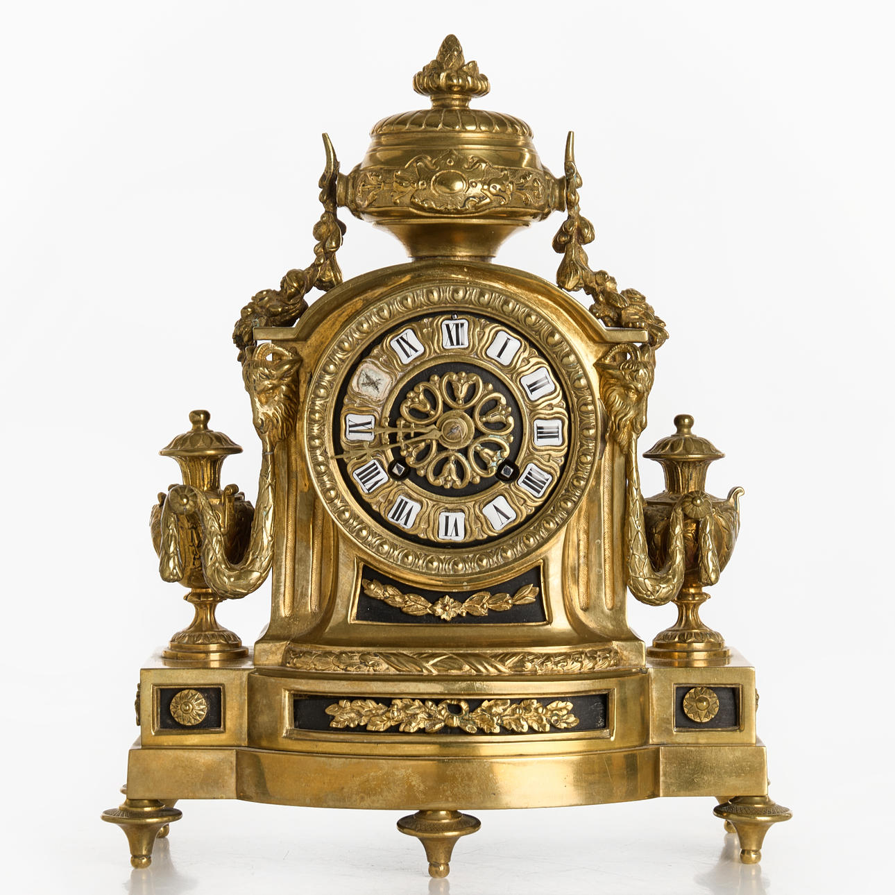 TABLE PENDYL, circa 1900, brass with enamel dial.