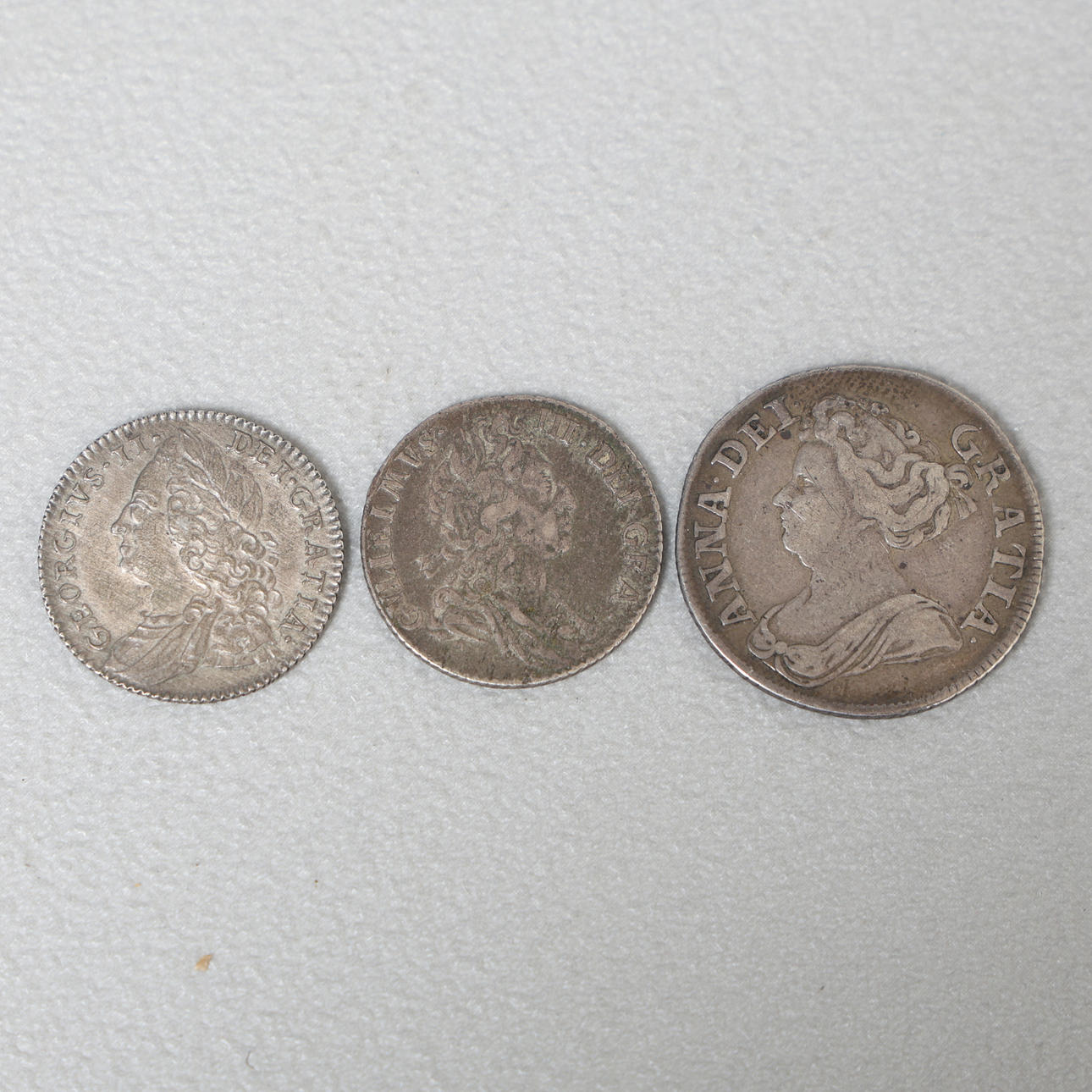 TRE TIDIGA BRITTISKA MYNT (3).