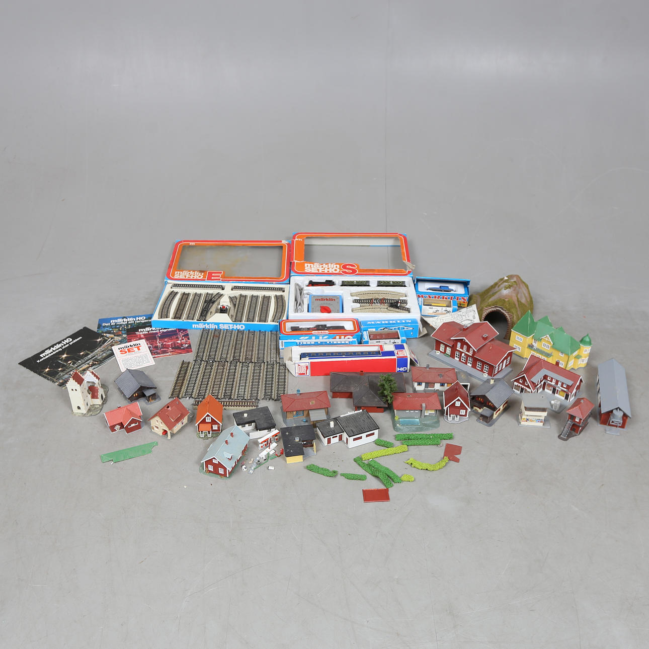 TEILE FÜR EISENBAHNSTRECKEN, b.la. Märklin.