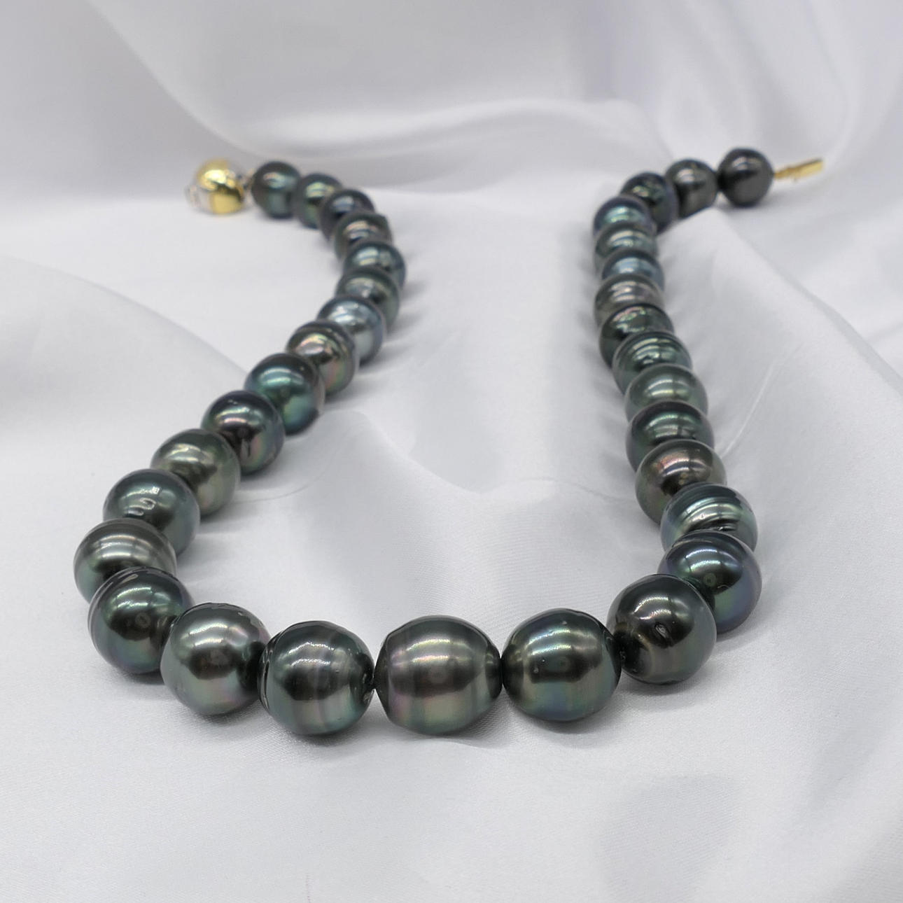 TAHITIAN PEARL & GOLD halskæde.