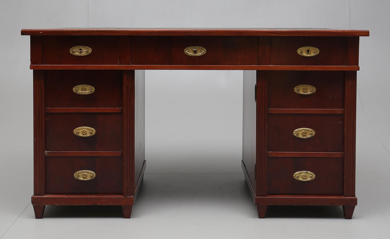 SKRIVBORD, omkring år 1900.