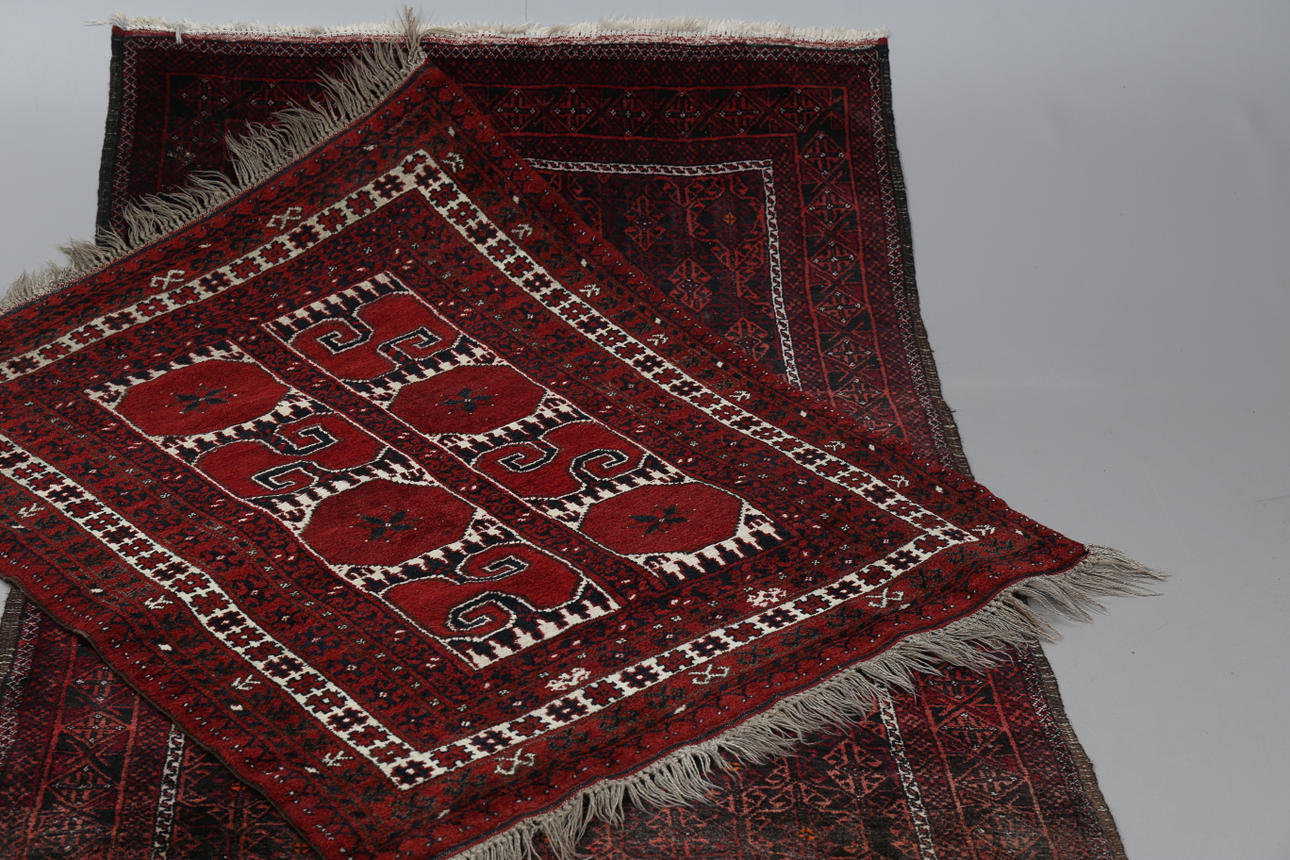 MATTOR, orientaliska, 2 stycken, 180 x 110 cm, 125 x 102 cm.