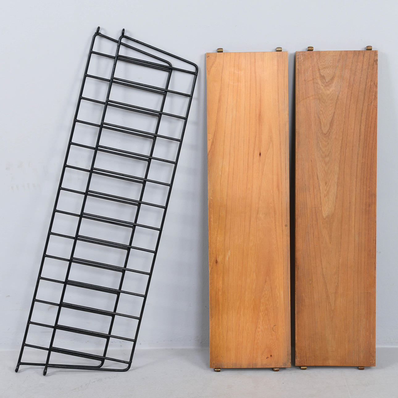 VÄGGHYLLA, String-modell, 1900-talets andra del.