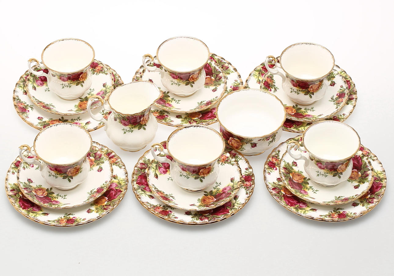 KAFFESERVISDELAR, 18 delar, Royal Albert.