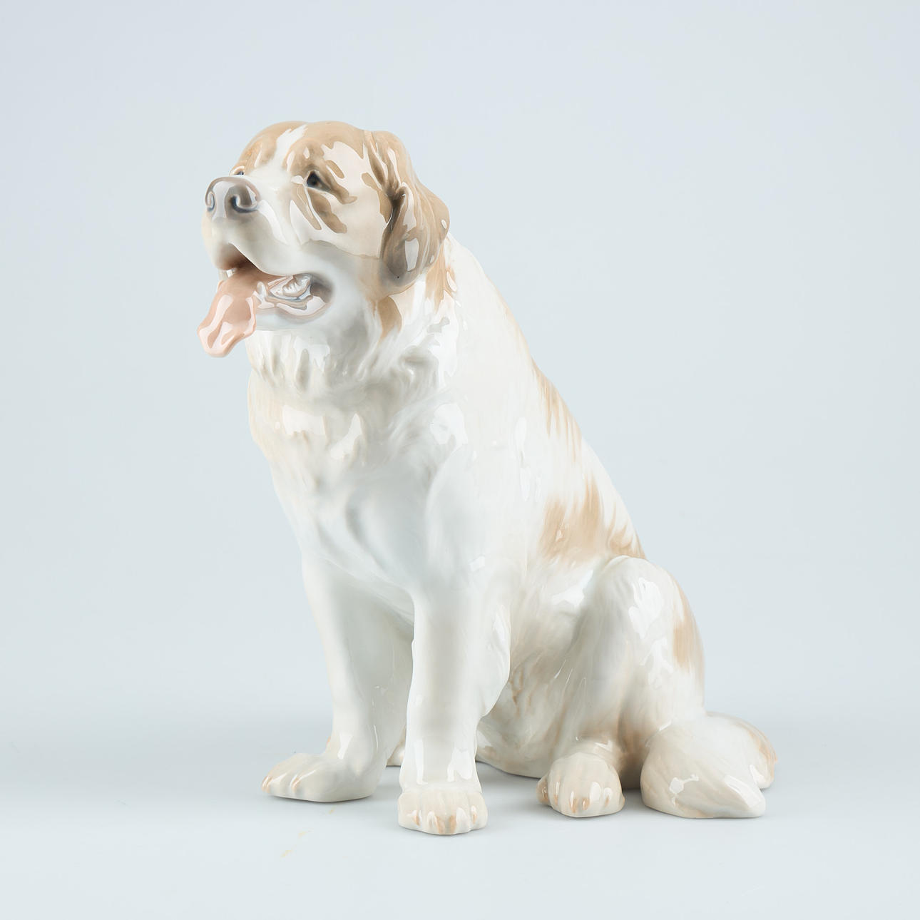 FIGURIINI, koira, posliinia, Bing & Gröndahl.