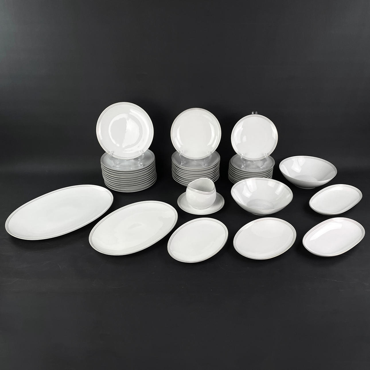 SERVISE, 44 dele, Thomas, Tyskland.