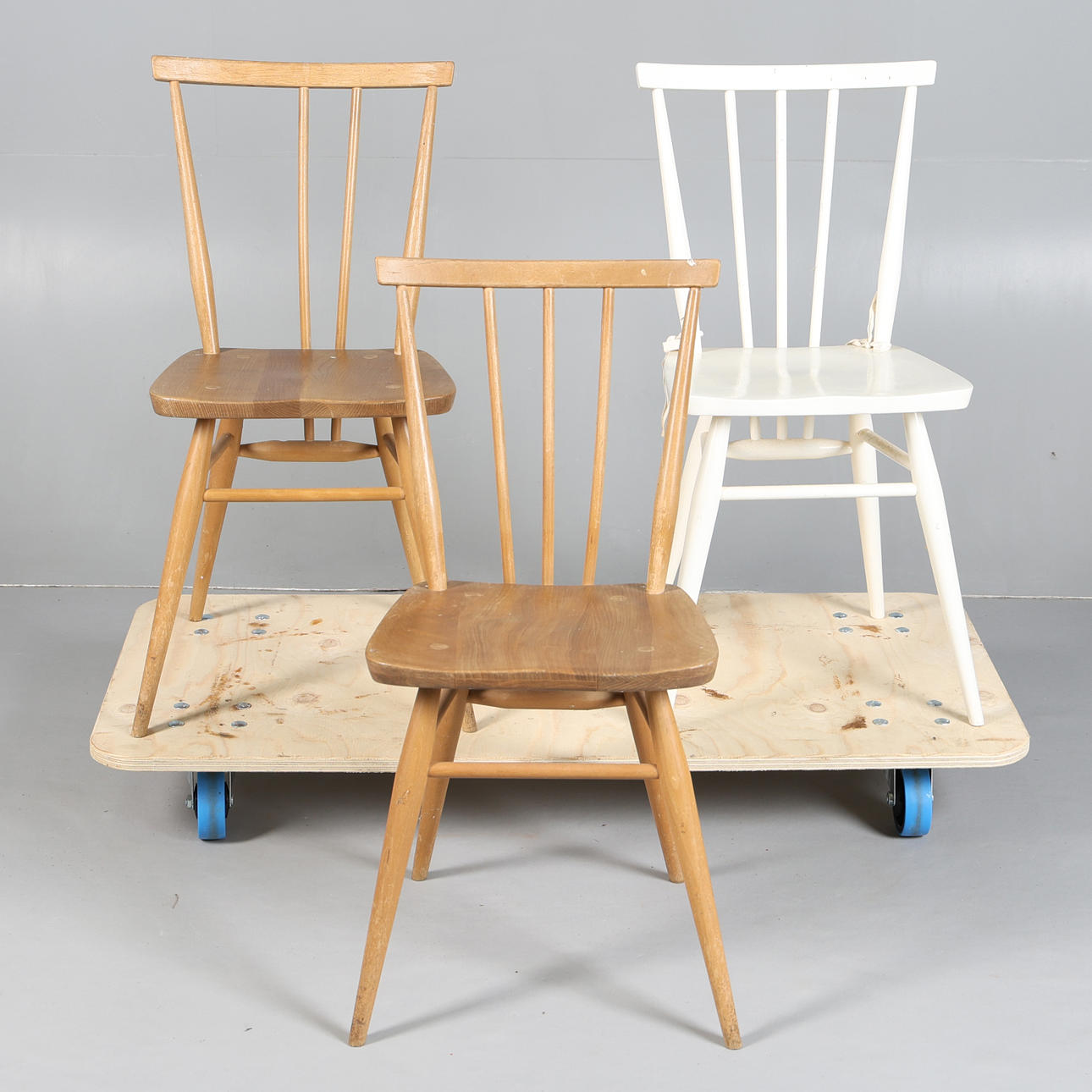 ERCOL. THREE MODEL 391 CHAIRS (3).