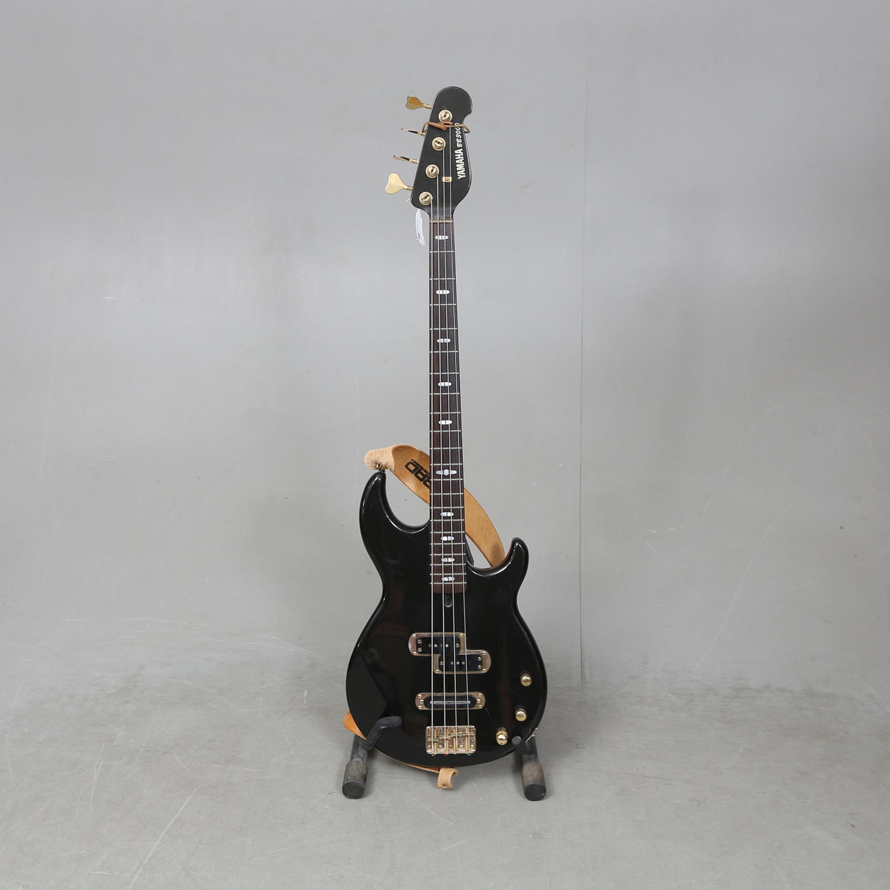 ELECTRIC BASS, Yamaha BB3000. Collectables - Musical instruments