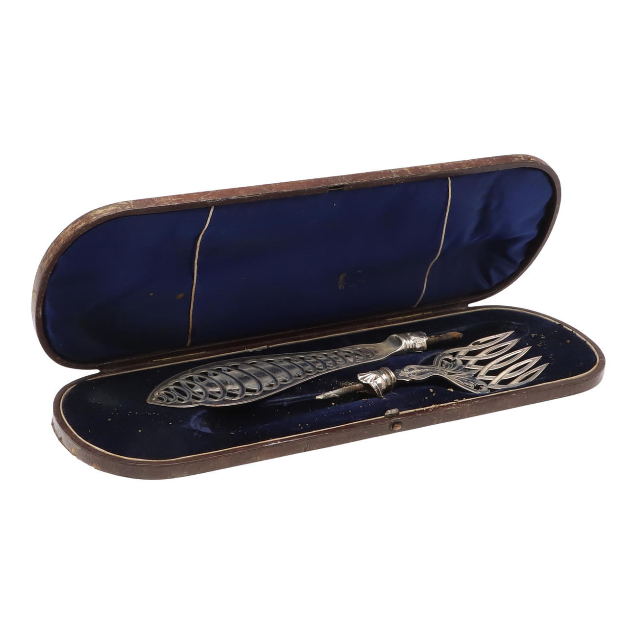 ET VICTORIANSK HYLSET PAR SØLVFISKESERVERE.