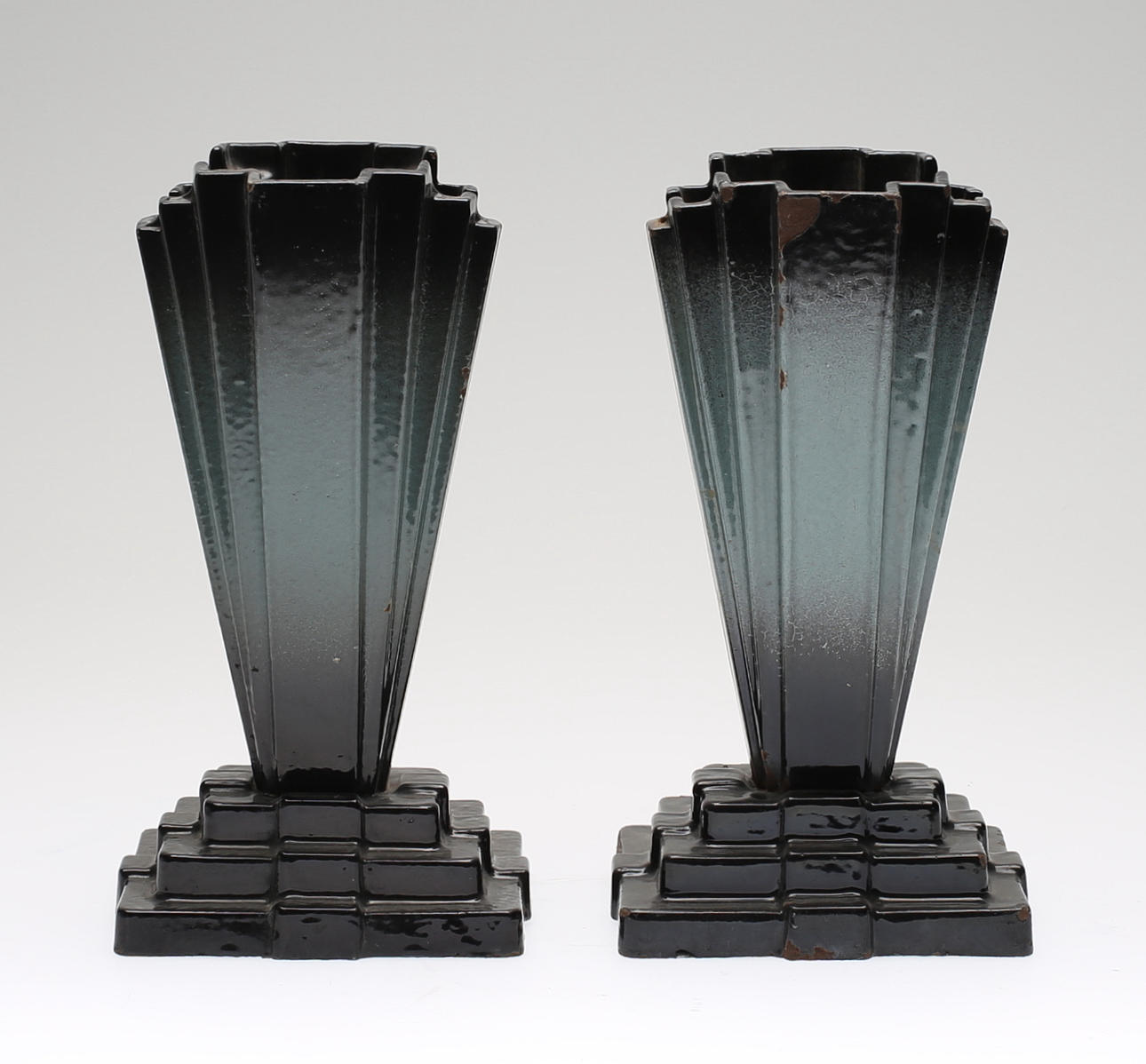 VASER, 1 par, gjutjärn, Art Déco, Ebeverken, Huskvarna, 1920-/30-tal.