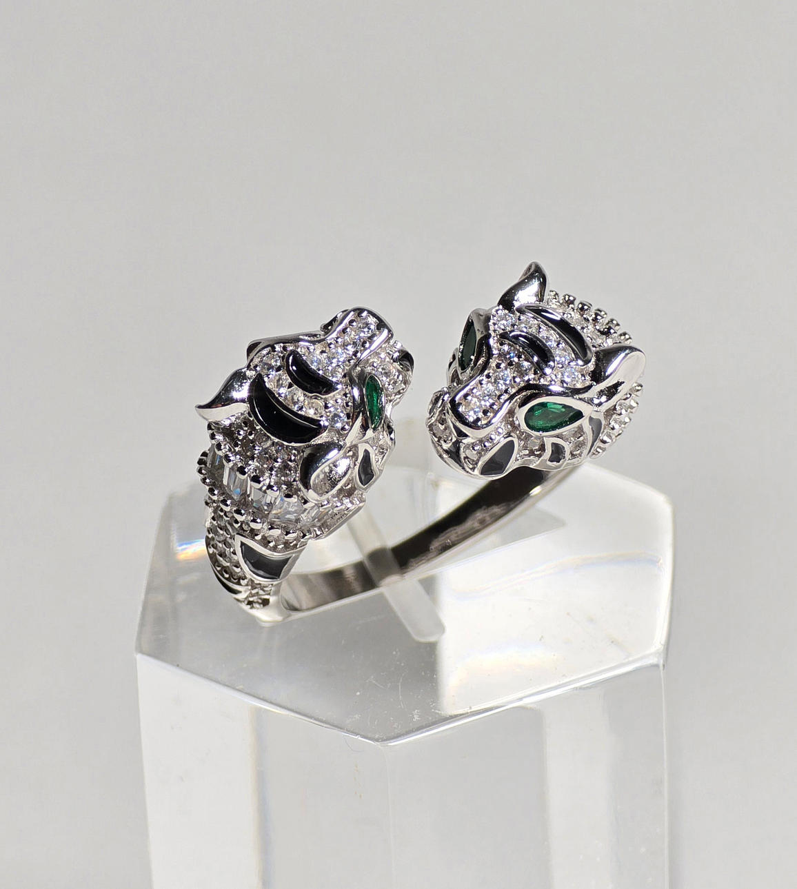BVLGARI STYLE SILVER PANTHER RING.