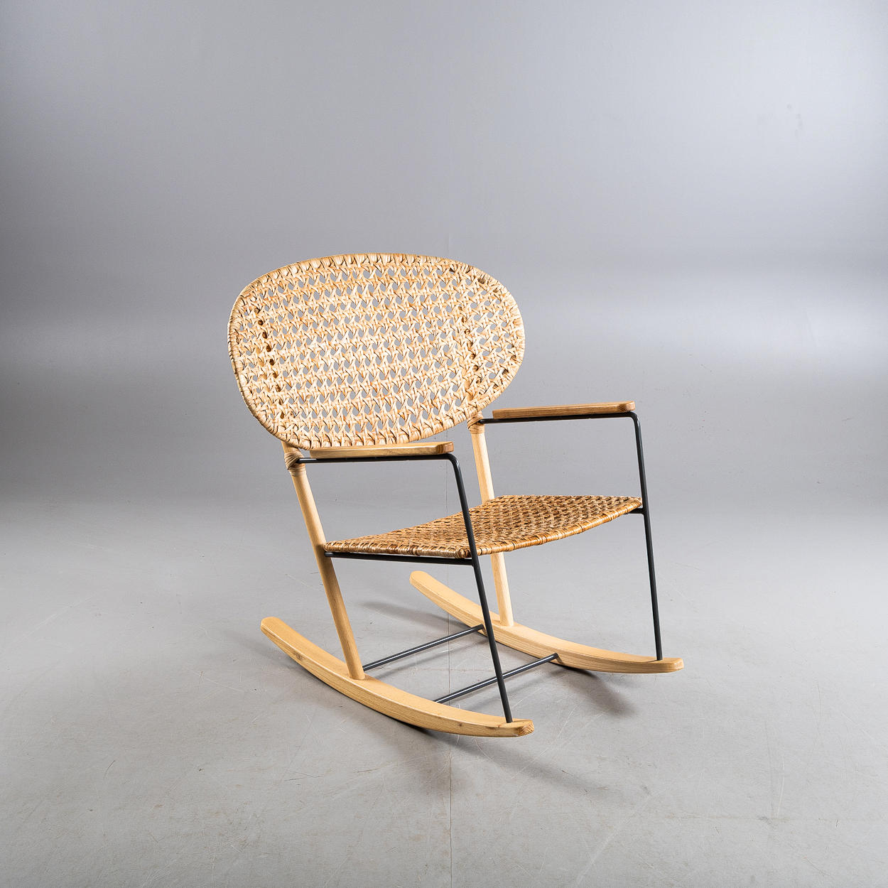 Keinutuoli, ”Grönadal”, IKEA, puu, rottinki ja metalli.