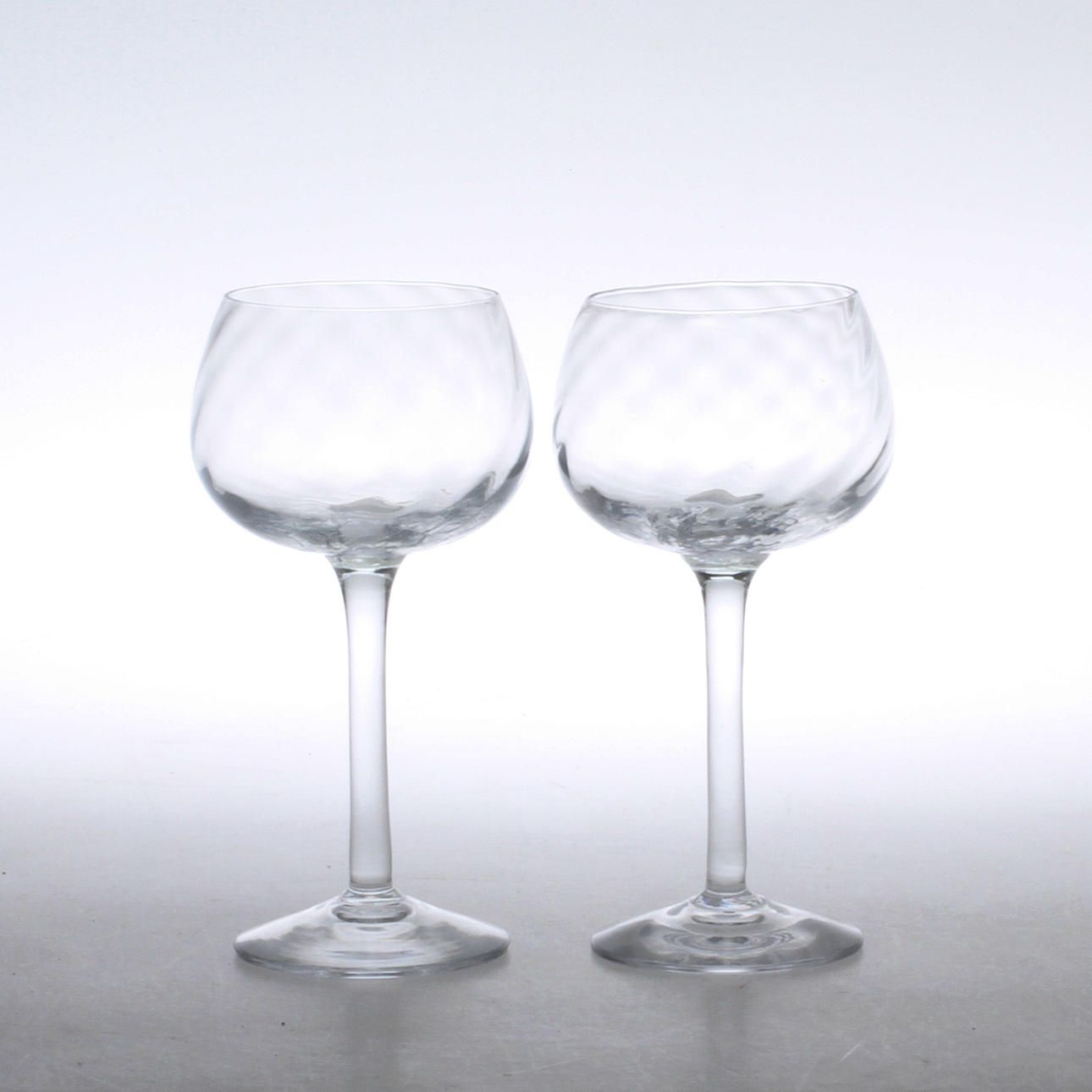 VINGLAS, 15 st, optikblåsta, 1900-tal.