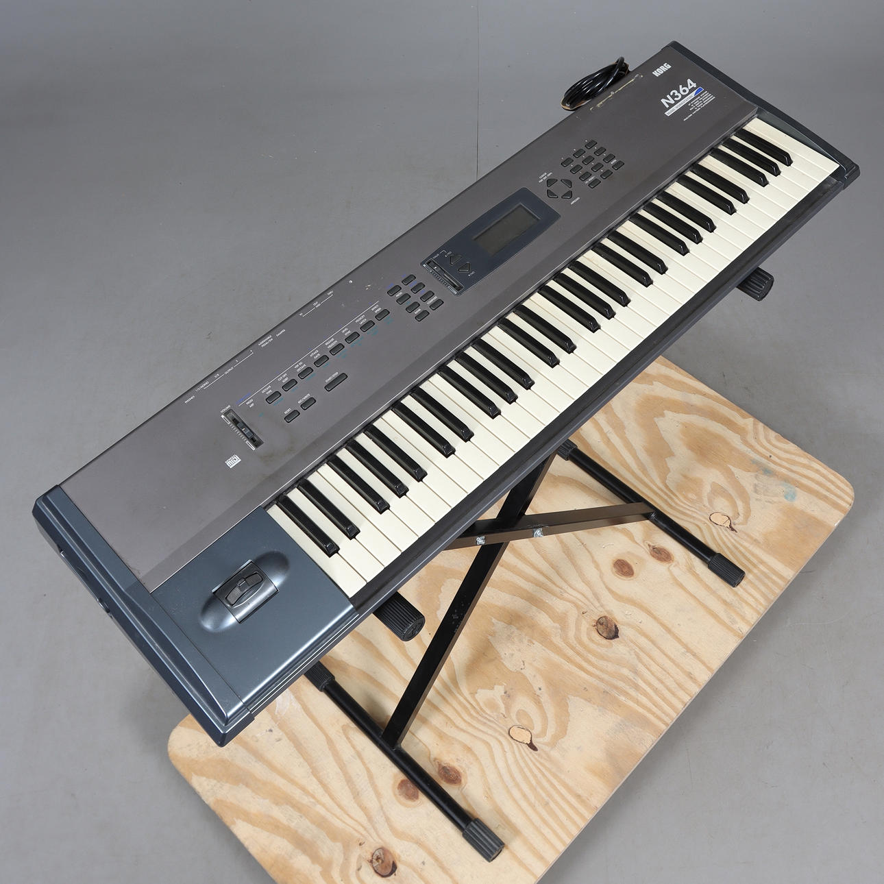 A Korg N364 synthesizer from Japan, 1990's. Collectables - Musical