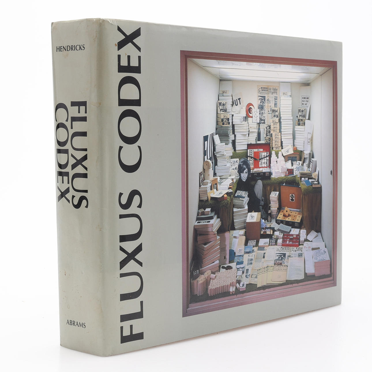 DET STORE REFERENCEVÆRK TIL FLUXUS-BEVÆGELSENS KUNST.