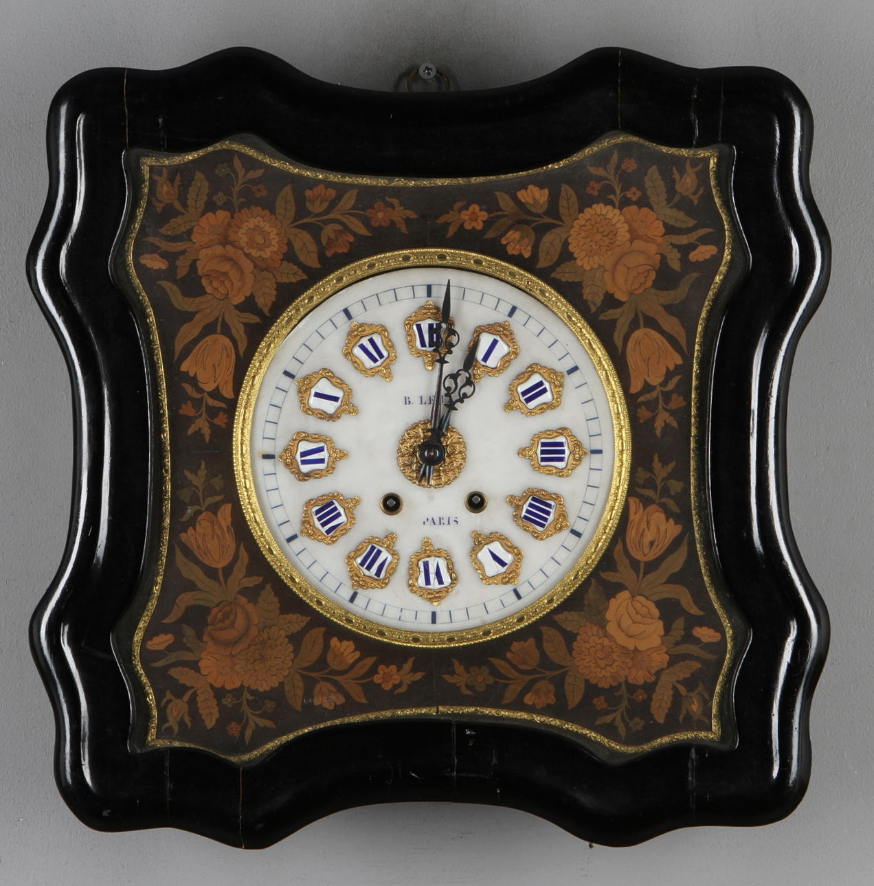 VÄGGUR, urtavlan märkt B. Leja Paris, 1800-talets andra hälft.