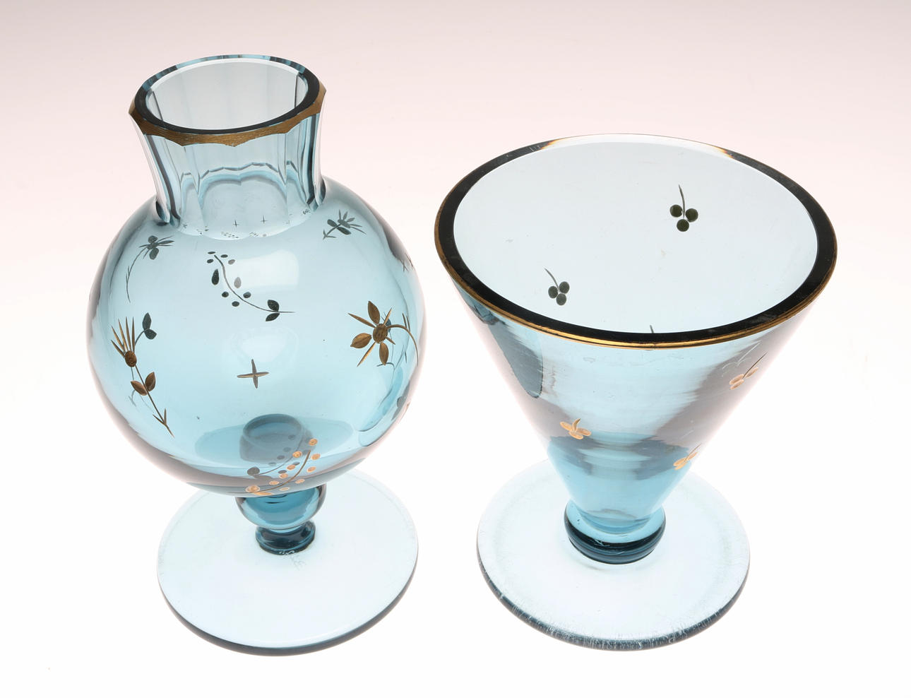 VASER, 2 st, glas, Elis Bergh, Kosta, signerade, 1900-talets första hälft.