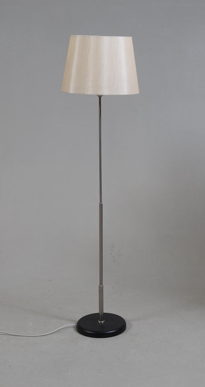 GOLVLAMPA, metall, 1900-tal.