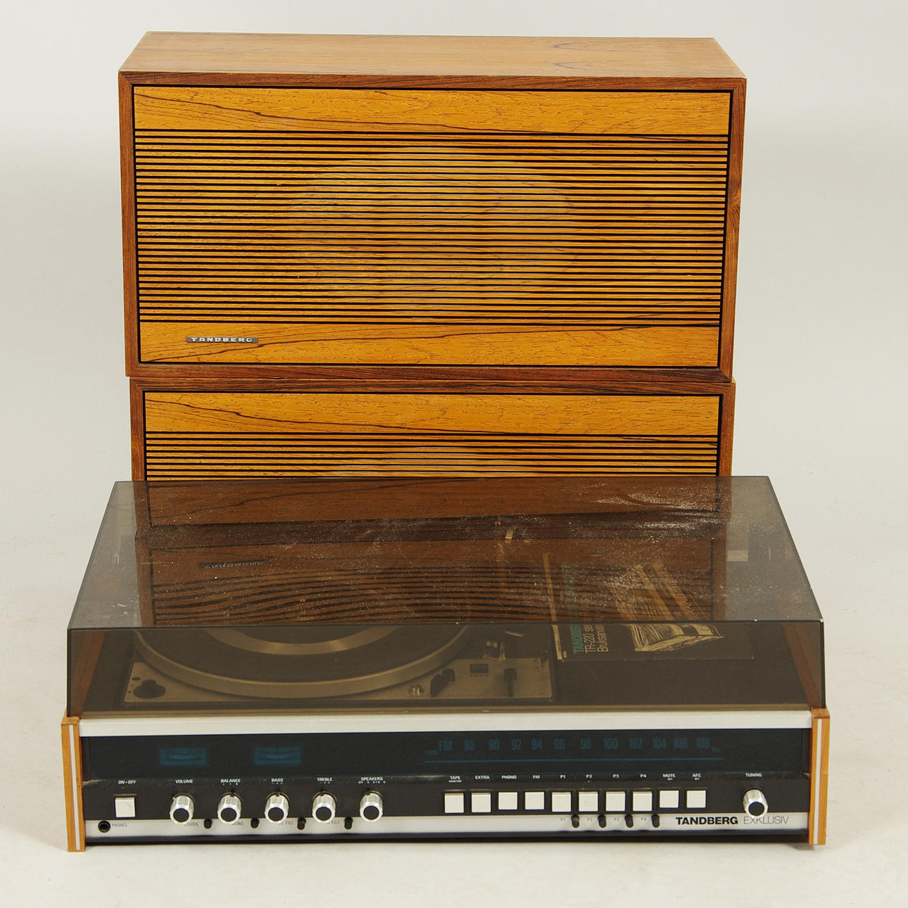 SKIVSPELARE MED HÖGTALARE, "Tandbergs".