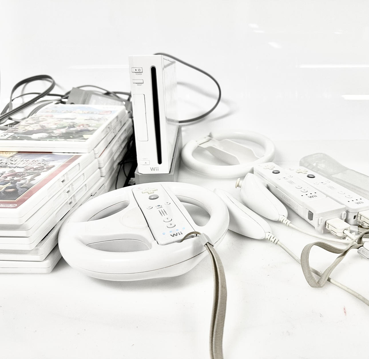 NINTENDO WII, with 11 games.