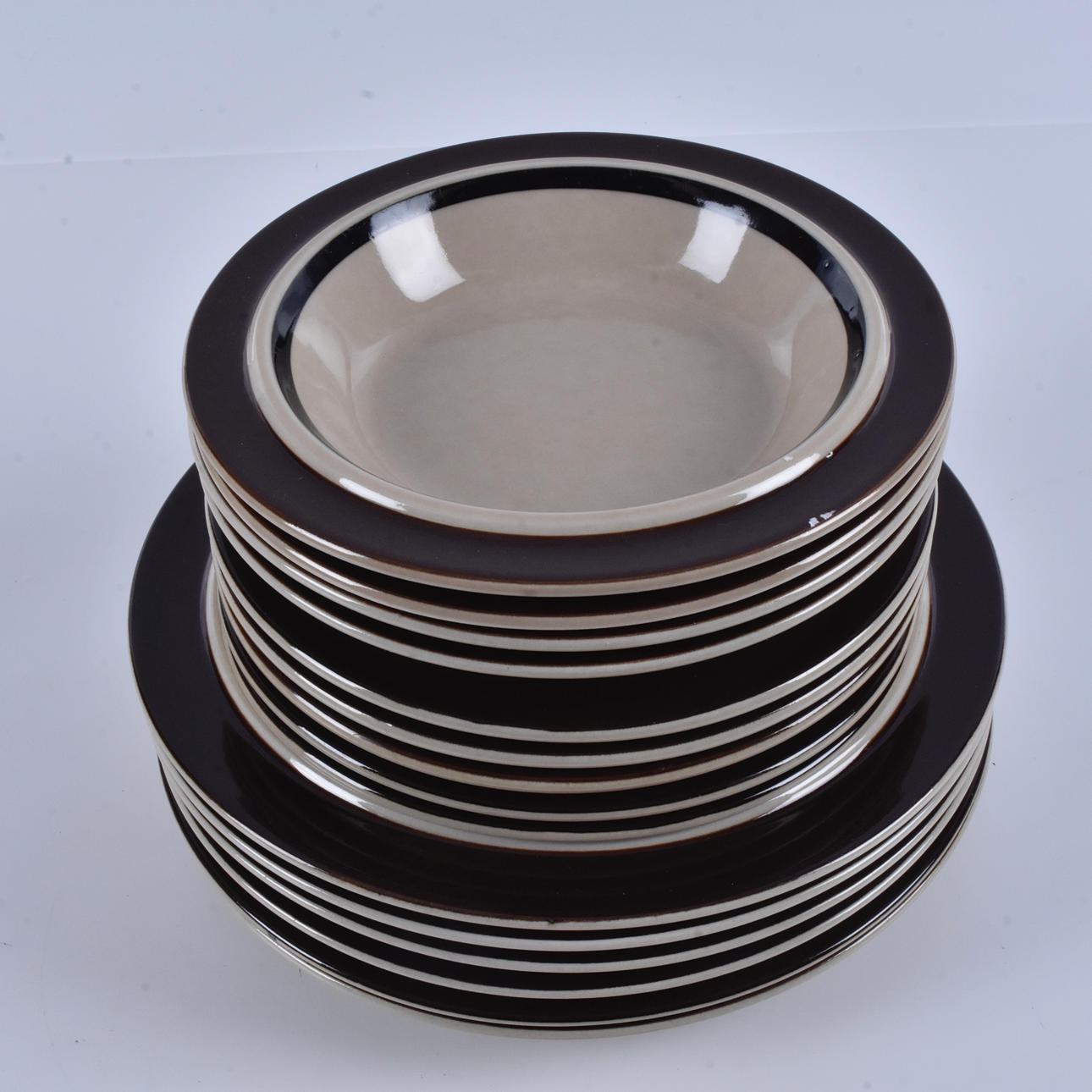 SPISESTEL, bordservice, „Ruija“ Arabia.