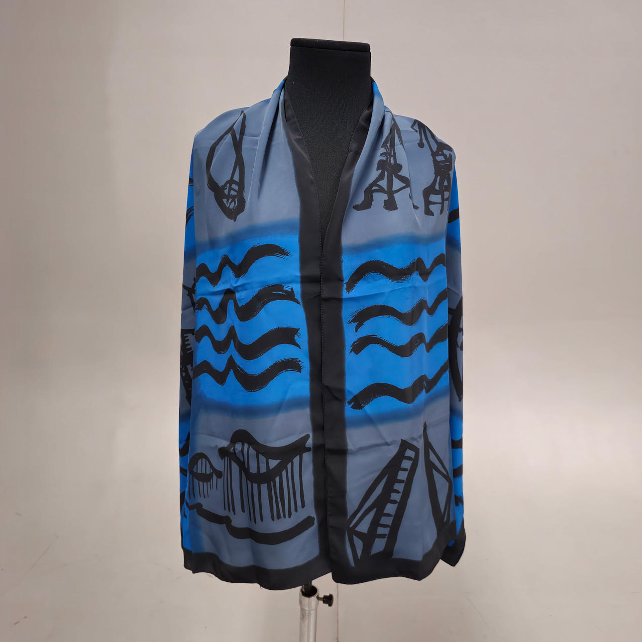 KIMA GUITAR SCARF. SILK.