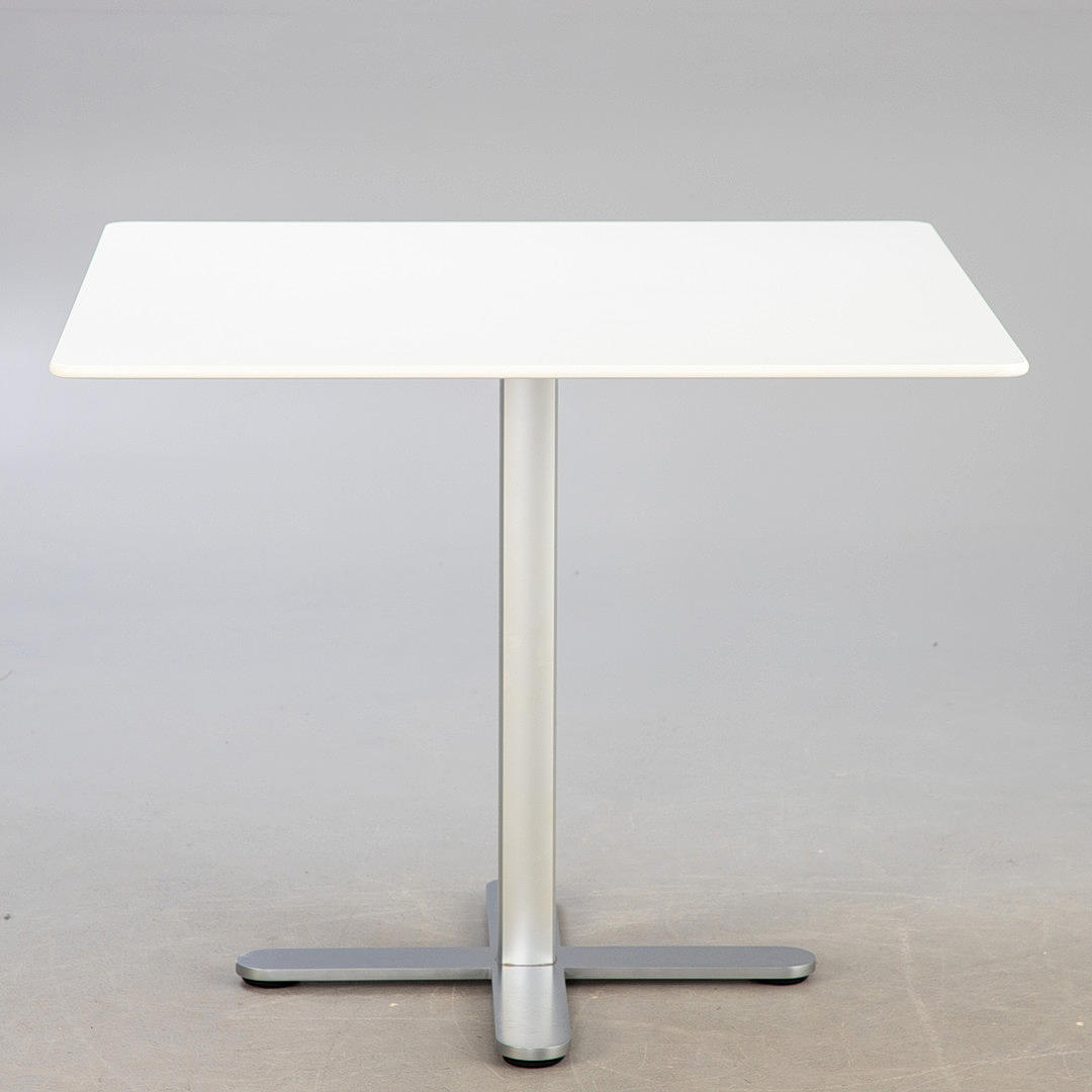 Mesa MONTANA 'Multi Café'.